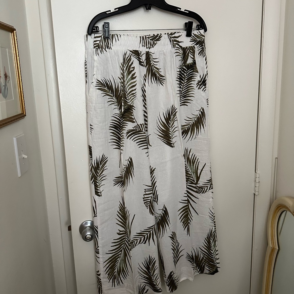 EUC Cropped linen blend Panama Jack pants XL